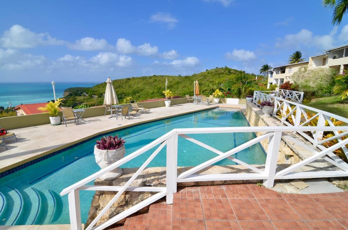 Halcyon Heights Condominium Dickenson Bay Ngoại thất bức ảnh