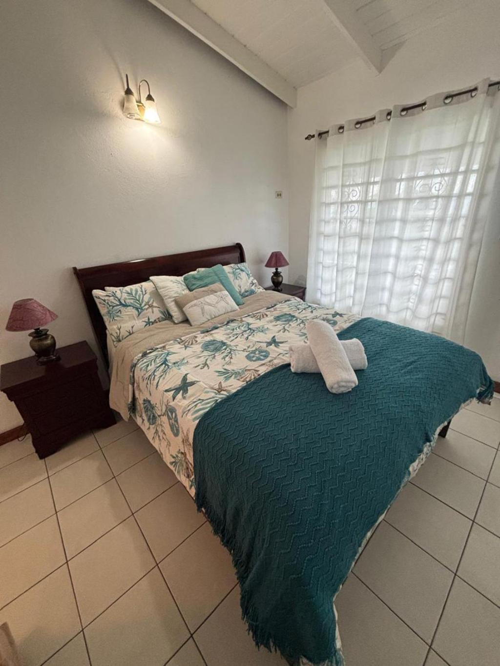 Halcyon Heights Condominium Dickenson Bay Ngoại thất bức ảnh