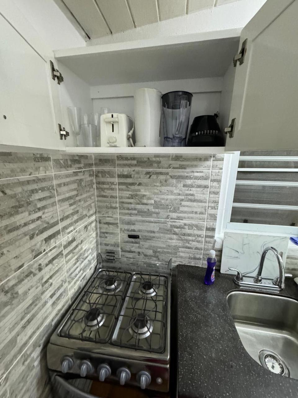 Halcyon Heights Condominium Dickenson Bay Ngoại thất bức ảnh